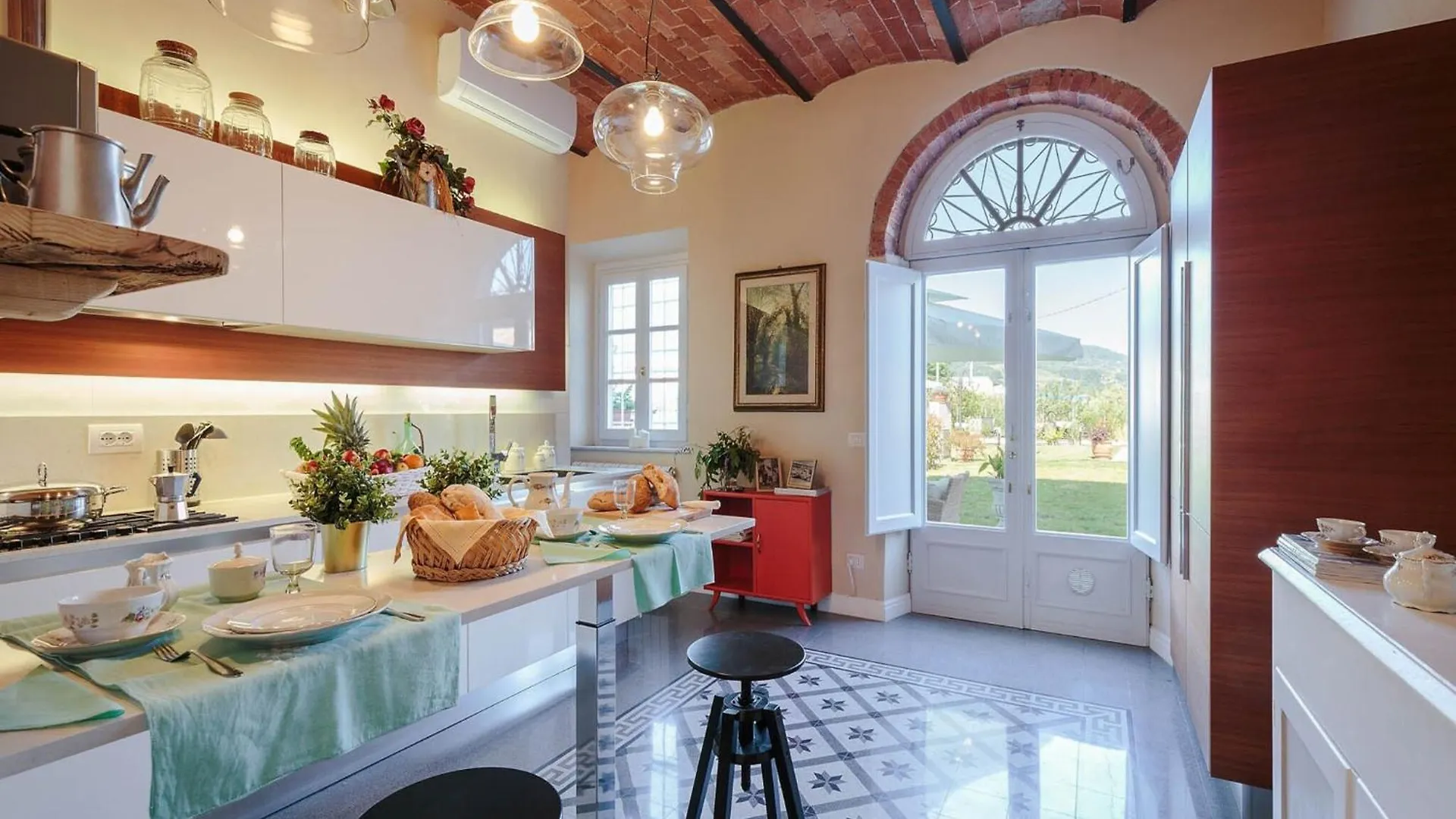 Tuscan Villa Near Lucca With Pool Marlia Italien